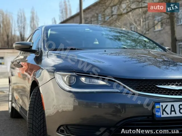 2014 Chrysler 200 — photo 6 (autoria)