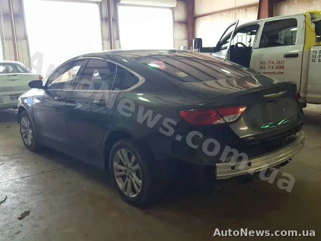 2015 Chrysler 200 — photo 3 (copart)
