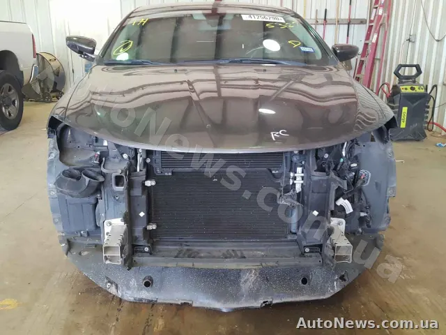 2015 Chrysler 200 — photo 9 (copart)