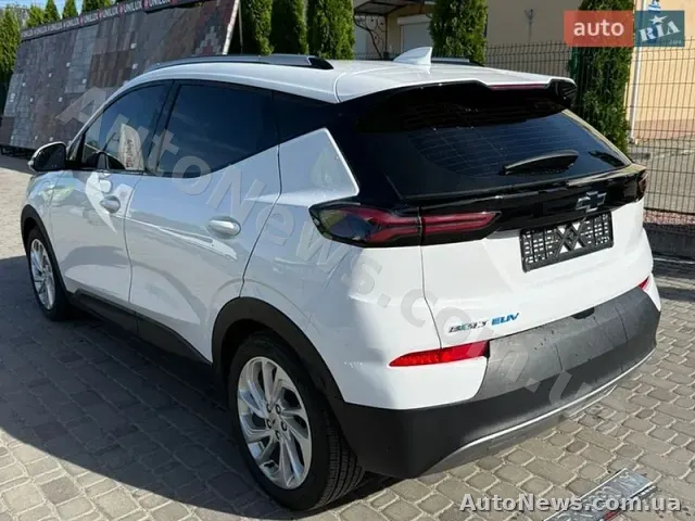 2023 Chevrolet Bolt EUV, VIN 1G1FY6S07P4148287 — zdjęcie 4 (autoria)