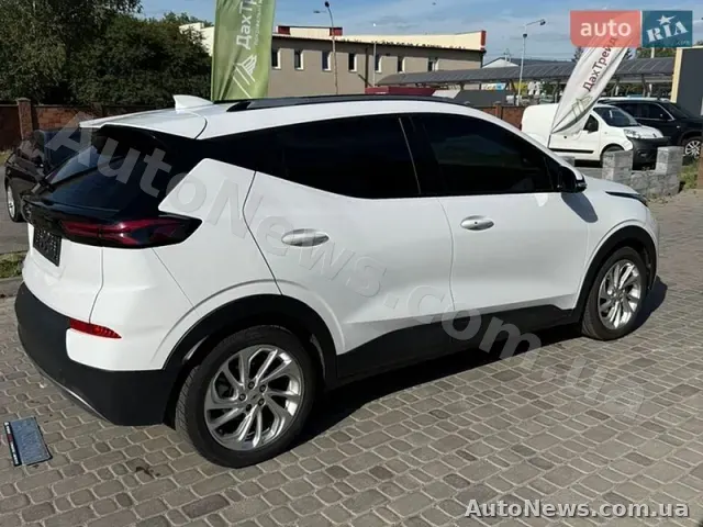 2023 Chevrolet Bolt EUV, VIN 1G1FY6S07P4148287 — zdjęcie 7 (autoria)