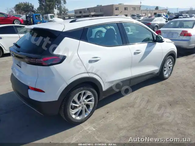 2023 Chevrolet Bolt EUV, VIN 1G1FY6S07P4148287 — zdjęcie 4 (iaai)