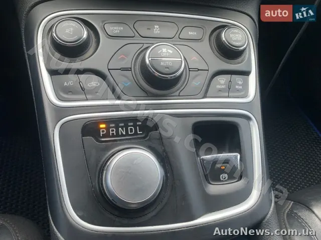 2014 Chrysler 200 — photo 22 (autoria)