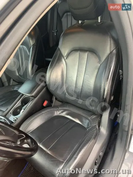 2014 Chrysler 200 — photo 23 (autoria)