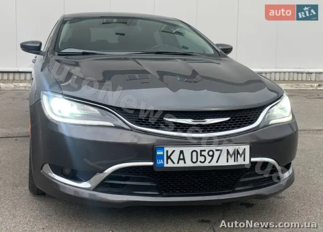 2014 Chrysler 200 — photo 5 (autoria)