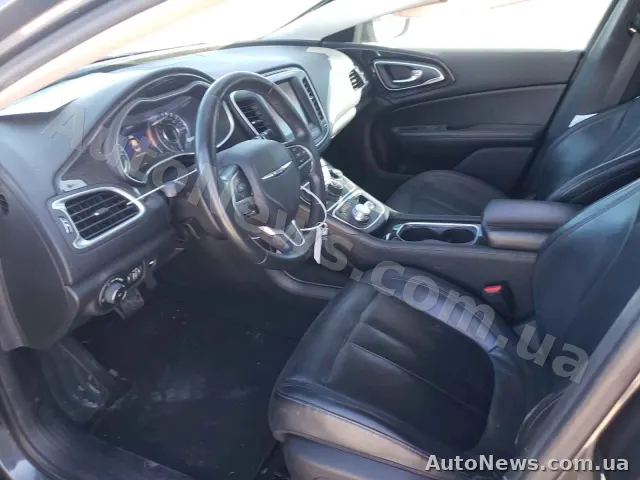 2015 Chrysler 200 — photo 5 (copart)