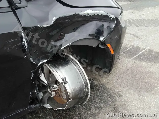 2015 Chrysler 200 — zdjęcie 9 (copart)