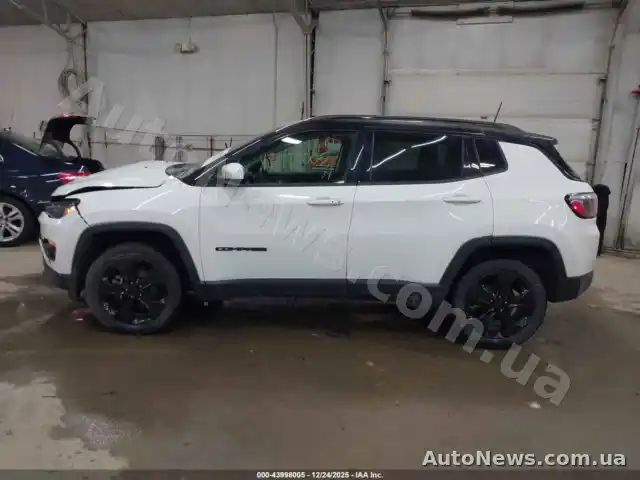 2021 Jeep Compass, VIN 3C4NJDBB0MT512620 — photo 14 (iaai)