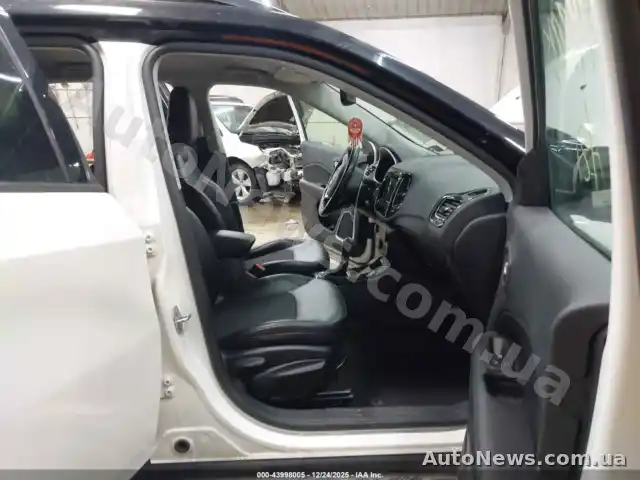 2021 Jeep Compass, VIN 3C4NJDBB0MT512620 — photo 5 (iaai)