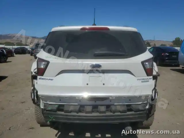 2017 Ford Escape, VIN 1FMCU0J91HUE09252, nr rej. КА8550ТВ — zdjęcie 6 (copart)