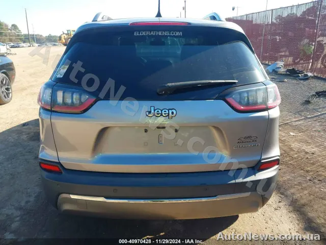 2020 Jeep Cherokee — photo 16 (iaai)