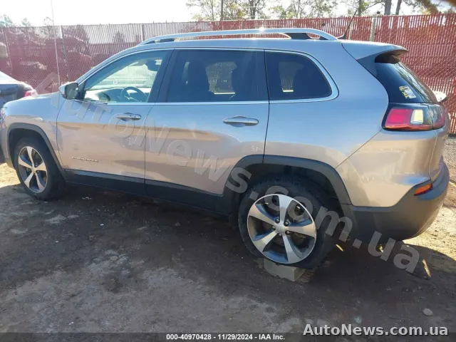 2020 Jeep Cherokee — photo 3 (iaai)