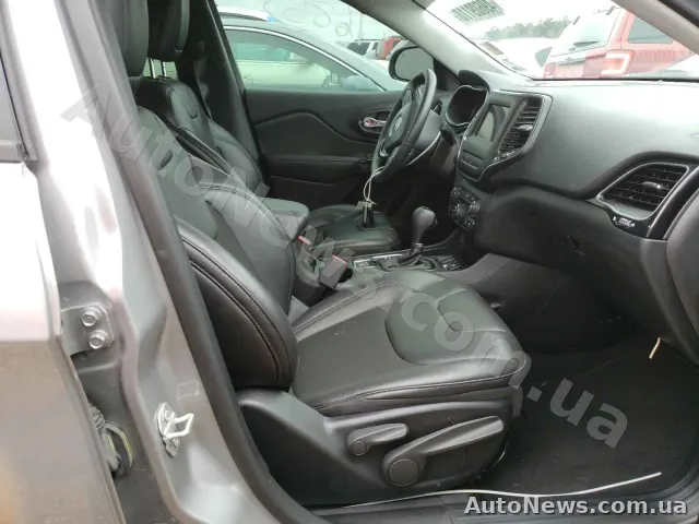 2019 Jeep Cherokee, VIN 1C4PJLLB2KD448407, nr rej. АО6655АХ — zdjęcie 5 (copart)