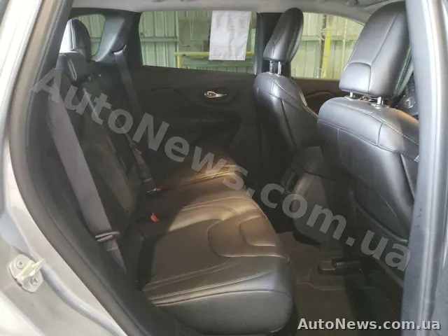 2019 Jeep Cherokee, VIN 1C4PJLLB2KD448407, nr rej. АО6655АХ — zdjęcie 6 (copart)
