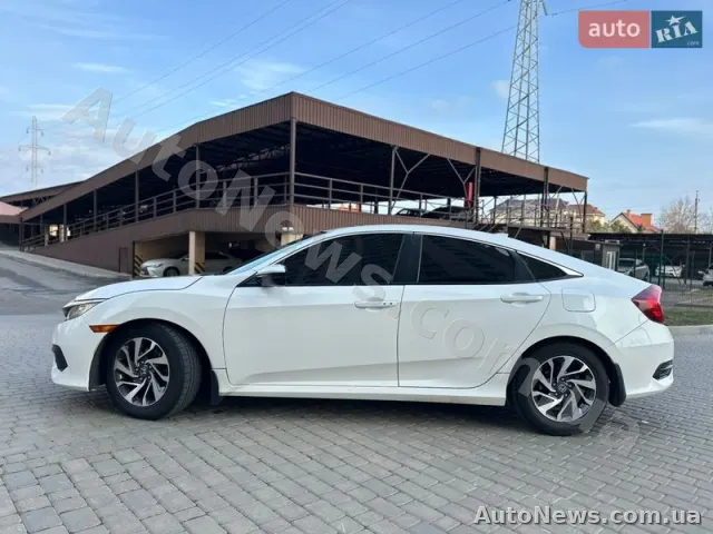2017 Honda Civic — photo 1 (autoria)