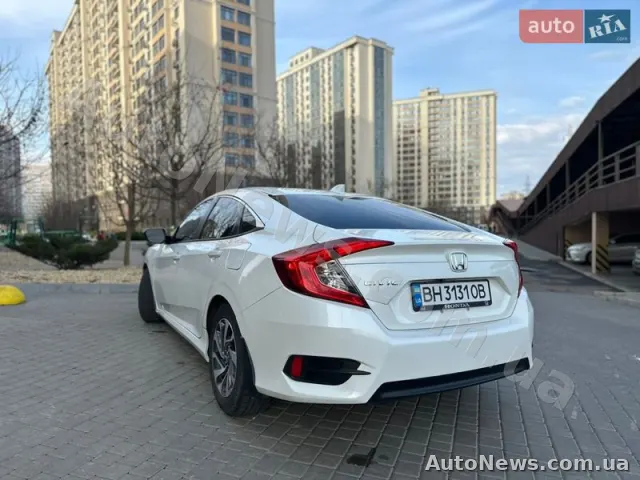 2017 Honda Civic — photo 11 (autoria)