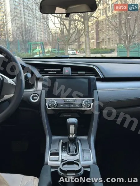 2017 Honda Civic — photo 16 (autoria)