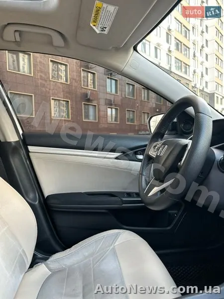 2017 Honda Civic — photo 19 (autoria)