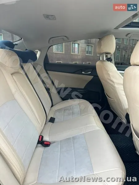 2017 Honda Civic — photo 24 (autoria)