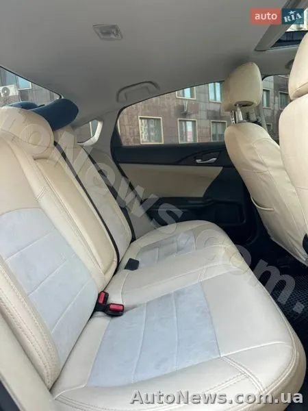 2017 Honda Civic — photo 26 (autoria)