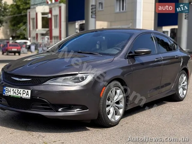 2014 Chrysler 300-S — zdjęcie 2 (autoria)