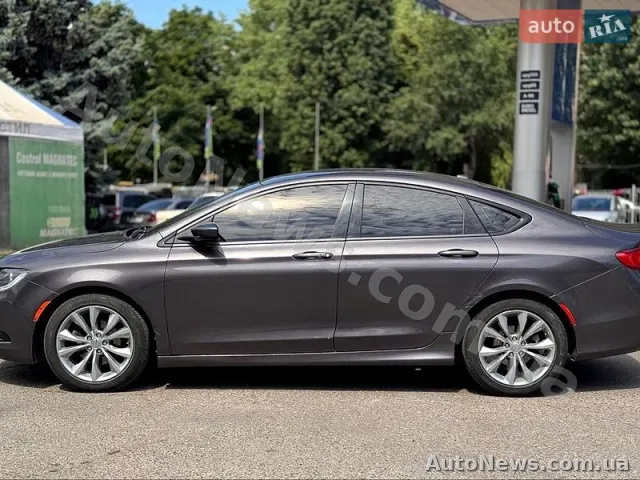 2014 Chrysler 300-S — zdjęcie 4 (autoria)