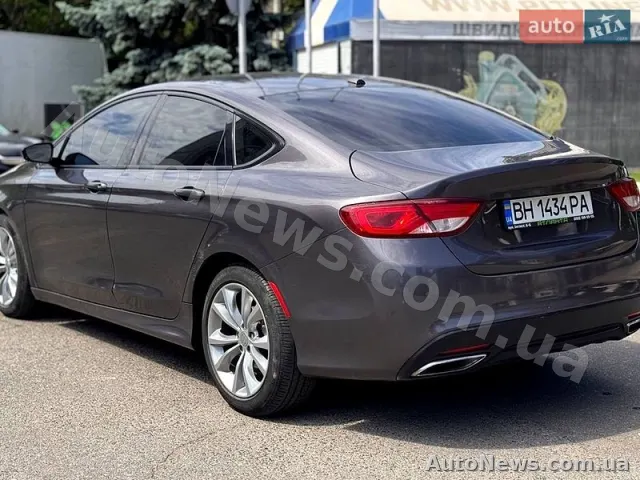 2014 Chrysler 300-S — zdjęcie 5 (autoria)
