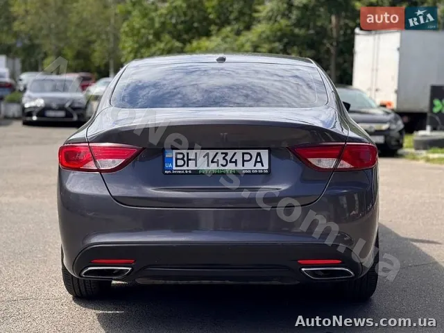 2014 Chrysler 300-S — zdjęcie 6 (autoria)