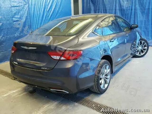 2015 Chrysler 200 — zdjęcie 4 (copart)