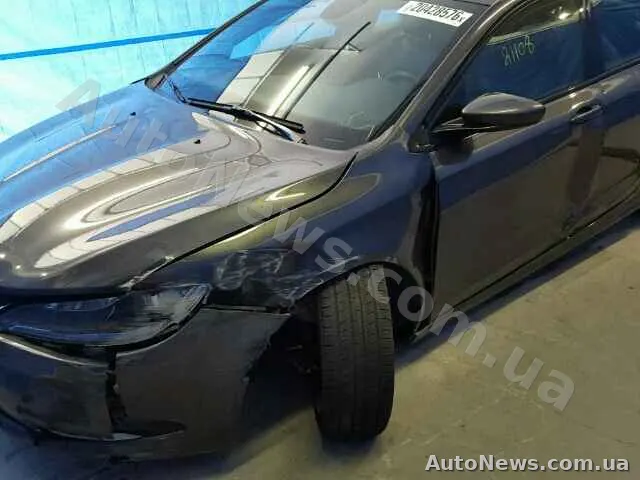 2015 Chrysler 200 — zdjęcie 9 (copart)