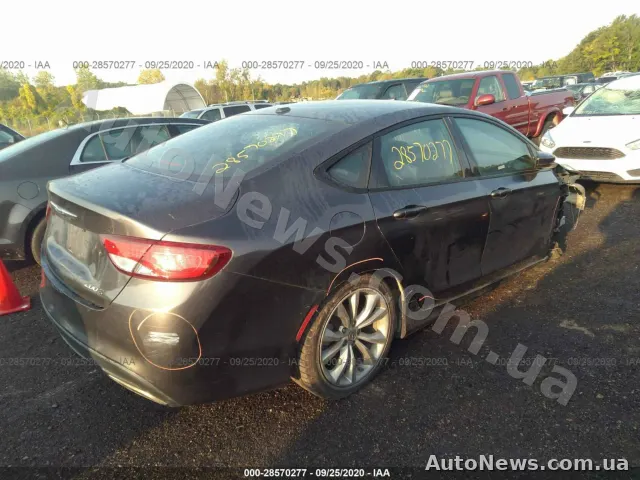 2015 Chrysler 200 — zdjęcie 4 (iaai)