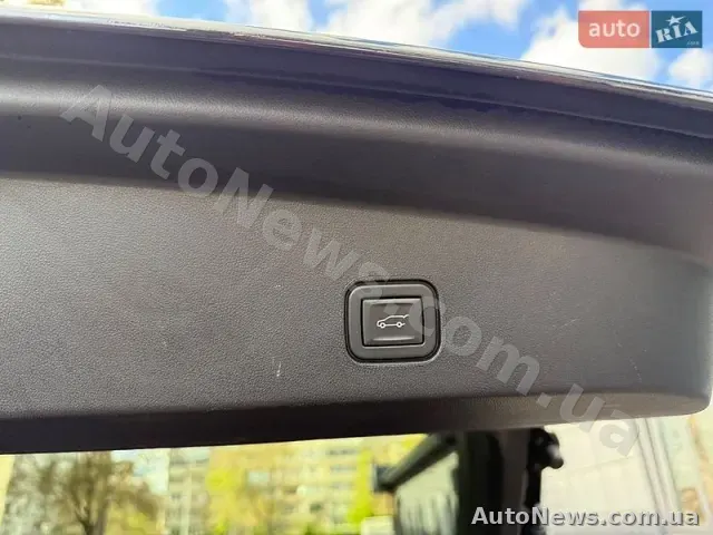2023 Cadillac Lyriq Spor, VIN 1GYKPTRK1RZ101092 — photo 12 (autoria)