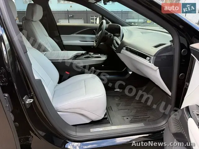 2023 Cadillac Lyriq Spor, VIN 1GYKPTRK1RZ101092 — photo 18 (autoria)