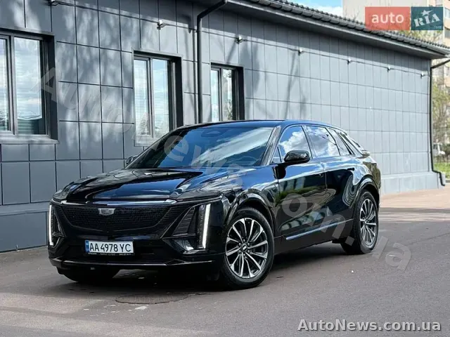 2023 Cadillac Lyriq Spor, VIN 1GYKPTRK1RZ101092 — photo 3 (autoria)