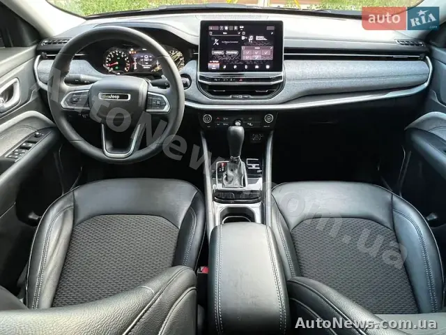 2022 Jeep Compass, VIN 3C4NJCBBXNT213485 — zdjęcie 2 (autoria)