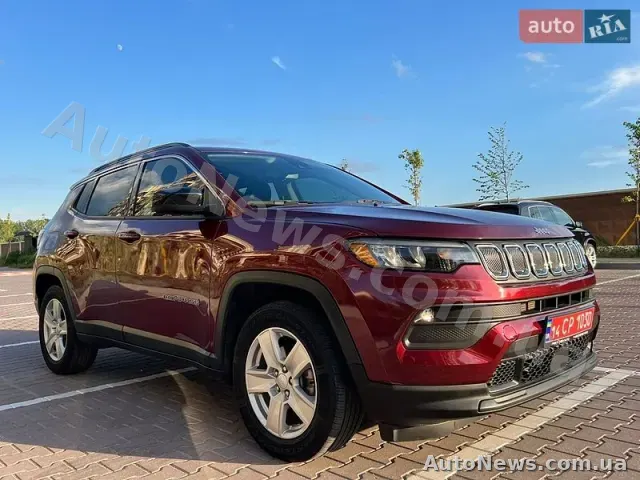 2022 Jeep Compass, VIN 3C4NJCBBXNT213485 — zdjęcie 4 (autoria)