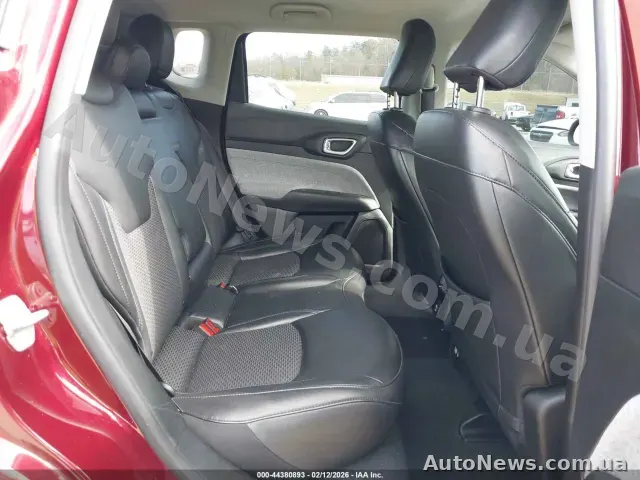 2022 Jeep Compass, VIN 3C4NJCBBXNT213485 — zdjęcie 26 (iaai)