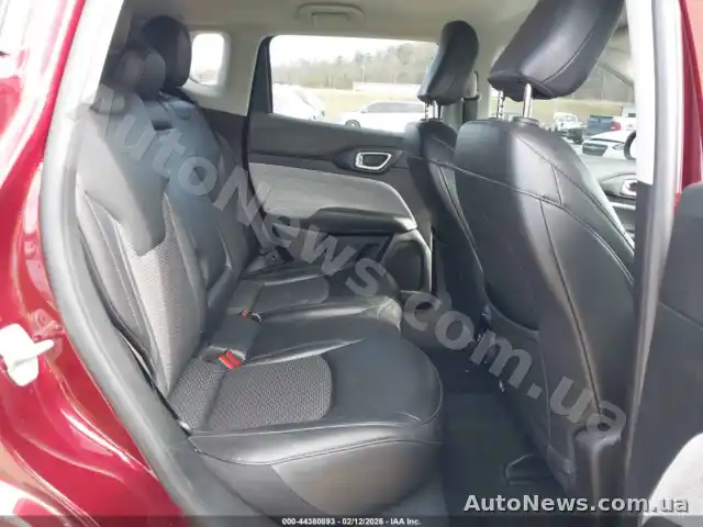2022 Jeep Compass, VIN 3C4NJCBBXNT213485 — photo 8 (iaai)