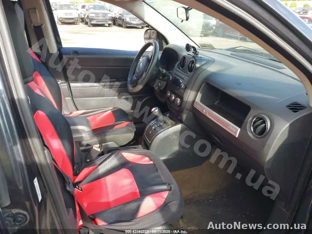 2014 Jeep Compass — фото 5 (iaai)