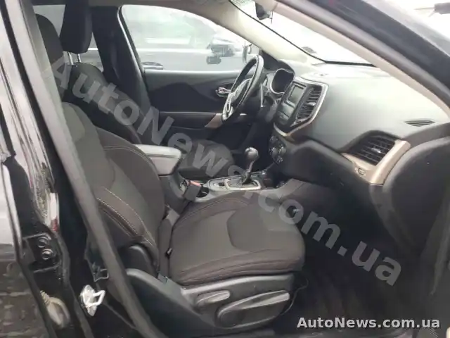 2017 Jeep Cherokee, VIN 1C4PJMCB9HW634626, госномер АВ0705КА — фото 5 (copart)