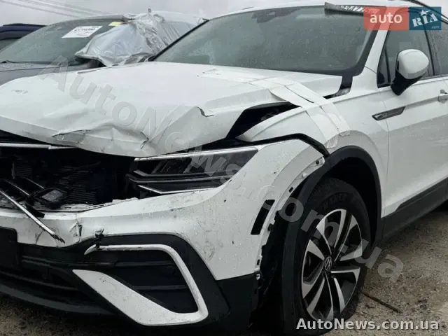 2024 Volkswagen Tiguan, VIN 3VVRB7AX4RM023217 — фото 1 (autoria)