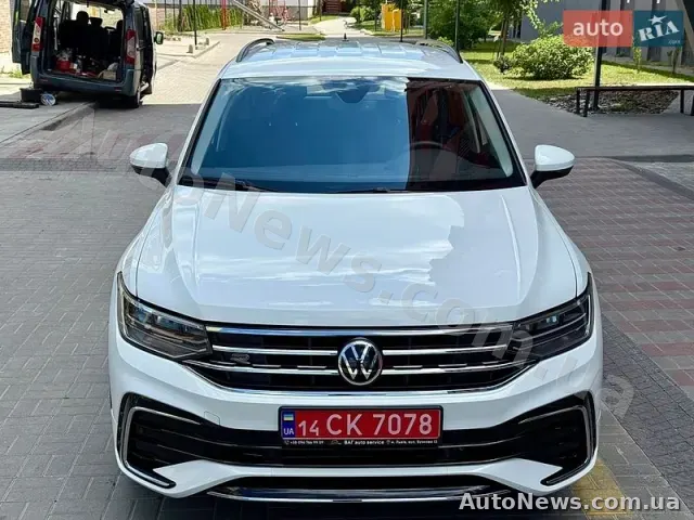 2024 Volkswagen Tiguan, VIN 3VVRB7AX4RM023217 — фото 13 (autoria)