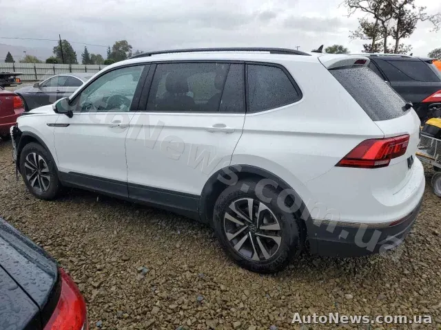 2024 Volkswagen Tiguan, VIN 3VVRB7AX4RM023217 — фото 2 (copart)