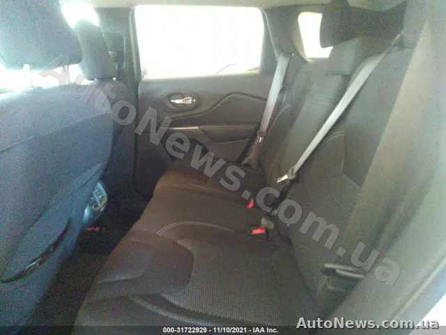2019 Jeep Cherokee — фото 8 (iaai)