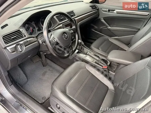 2016 Volkswagen Passat, VIN 1VWBT7A30HC000511, держномер КА3127МН — фото 19 (autoria)