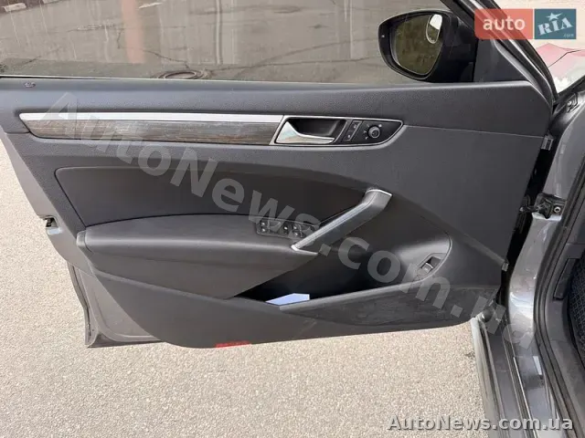 2016 Volkswagen Passat, VIN 1VWBT7A30HC000511, держномер КА3127МН — фото 20 (autoria)