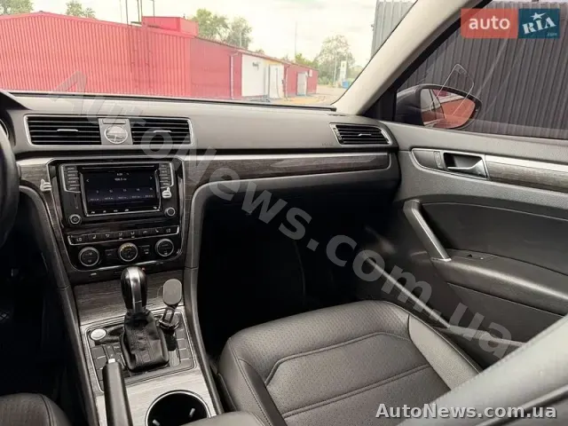 2016 Volkswagen Passat, VIN 1VWBT7A30HC000511, держномер КА3127МН — фото 23 (autoria)
