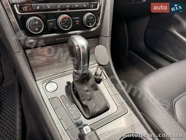 2016 Volkswagen Passat, VIN 1VWBT7A30HC000511, держномер КА3127МН — фото 29 (autoria)