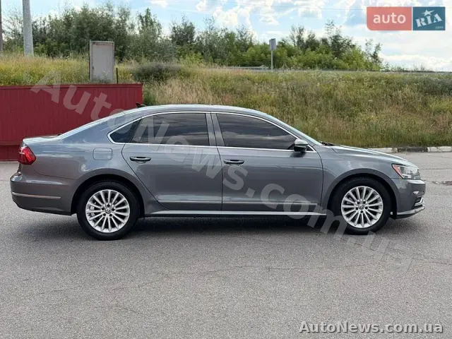 2016 Volkswagen Passat, VIN 1VWBT7A30HC000511, держномер КА3127МН — фото 3 (autoria)