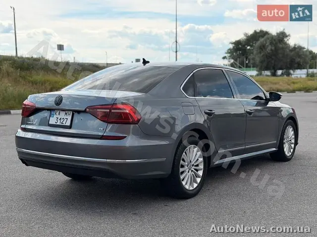 2016 Volkswagen Passat, VIN 1VWBT7A30HC000511, держномер КА3127МН — фото 4 (autoria)